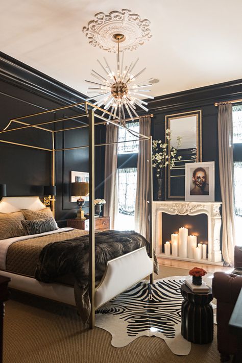 the design daredevil Moody Bedroom, Glamour Decor, Glam Bedroom, Gold Bedroom, Pool Design, Awesome Bedrooms, Modern Bed, Black Walls, Design Living