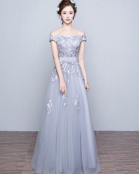 Like. Share. Comment. . . . . Chic Prom Dresses, Prom Dresses Off The Shoulder, Grey Prom Dress, Floor Length Prom Dresses, فستان سهرة, Formal Party Dress, Lace Evening Dresses, Summer Evening, 여자 패션