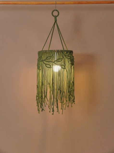 Macrame Lampshade Diy, Unique Lamps Diy, Macrame Light Shade, Crochet Lamp Shade, Macrame Hanging Lamp, Boho Lamp Shade, Diy Hanging Lamp, Lamp Shade Boho, Macrame Canopy