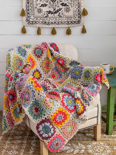 This Crochet Throw Blanket is sooo soft, you can’t even believe it! It has a boho style and each granny square is hand-crocheted with care and features the most beautiful colors! It makes the perfect throw blanket on the couch, as a decorative layer on the end of your bed or is so great to just to snuggle up with on cold nights… which is probably what you’ll use it most for! We’re obsessed! Each blanket is handmade, so the order of the granny squares may differ from the picture. Granny Square Haken, Boho Blanket, Crochet Blanket Designs, Crochet Granny Square Blanket, Crochet Throw Blanket, Manta Crochet, Granny Square Blanket, Square Blanket, Crochet Throw