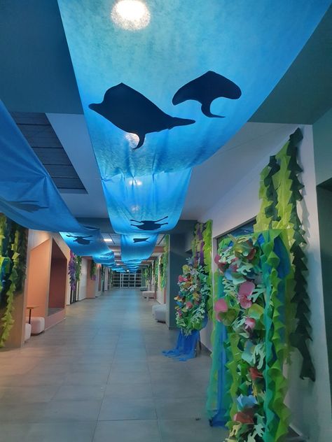 Sea Decoration, Scuba Vbs, Decoration Creche, Under The Sea Decorations, Ocean Theme Classroom, Ocean Birthday Party, Seni Pastel, Ocean Birthday, Desain Buklet