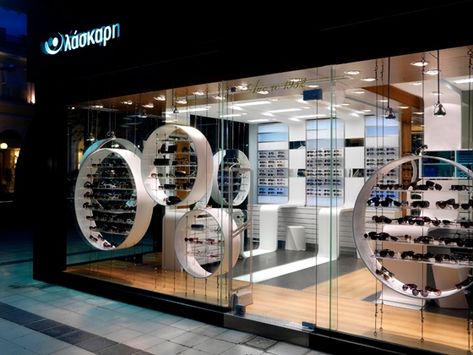 Glasses Shop Design, Window Displays Retail Store Fronts, Eyewear Shop Design, Eyewear Store Design, Vitrine Design, Eyewear Display, Retail Inspiration, Optical Shop, Shop Sign Design