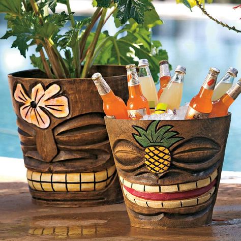 Outdoor Tiki Bar Ideas Patio, Margaritaville Themed Patio, Poolside Tiki Bar Ideas, Pool Tiki Bar Ideas, Outdoor Tiki Bar Ideas, Tikki Bar, Outdoor Tiki Bar, Hawaiian Party Decorations, Tiki Decor