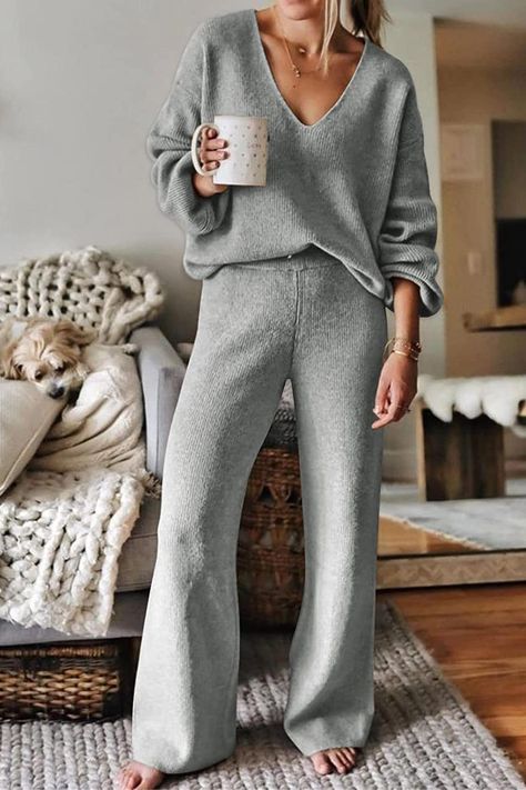 Polished Sporty Outfits, Knit Sweaters Outfit, Sweater Lounge Set, Lounge Sets For Women, Sweatsuit Outfits, Ärmelloser Pullover, Knit Lounge Set, Lounge Outfits, Womens Knit Sweater