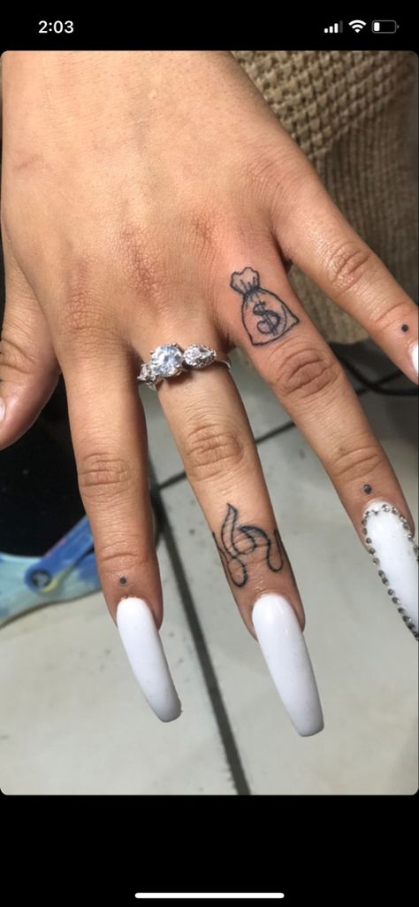 Small Finger Tattoos Black Women, Money Tattoo Ideas For Women Small, Money Finger Tattoo, Money Sign Tattoo On Finger, Small Gangsta Tattoos, Tats Ideas For Women, Tattoo Ideas Full Sleeve Women, Finger Tattoos On Black Women, Gangsta Tattoos For Women Hand