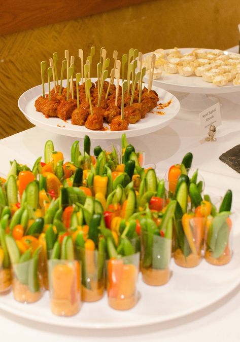 A DIY Wedding Reception for 200 Wedding Reception Food Appetizers, Diy Wedding Reception Food, Wedding Food Table, Wedding Buffet Food, Wedding Appetizers, Fingerfood Party, Buffet Set, Reception Food, Wedding Reception Food