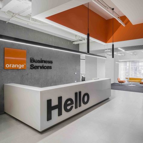 Welcome Desk, Orange Office, Business Office Design, Office Wall Design, Reception Desk Design, Office Decor Professional, Office Interior Design Modern, Modern Office Interiors, Office Pictures