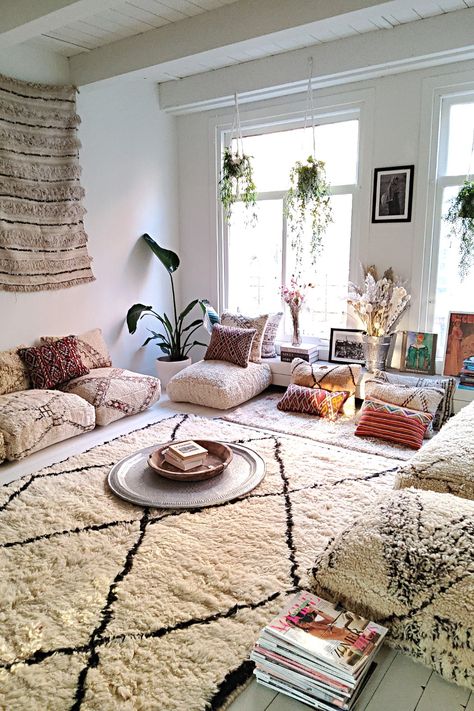 Persian Room Aesthetic, Cozy Floor Seating, Smart Home Design Ideas, Sala Zen, Hype Beast Bedroom, Meditation Room Design, My Dream Room, Zen Room Decor, Floor Seating Living Room