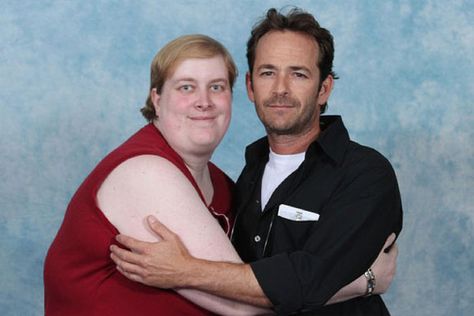 Humour, Funny Awkward Photos, Awkward Pictures, Awkward Photos, Awkward Family Photos, Luke Perry, 10 Funniest, Fan Picture, Movie Premiere