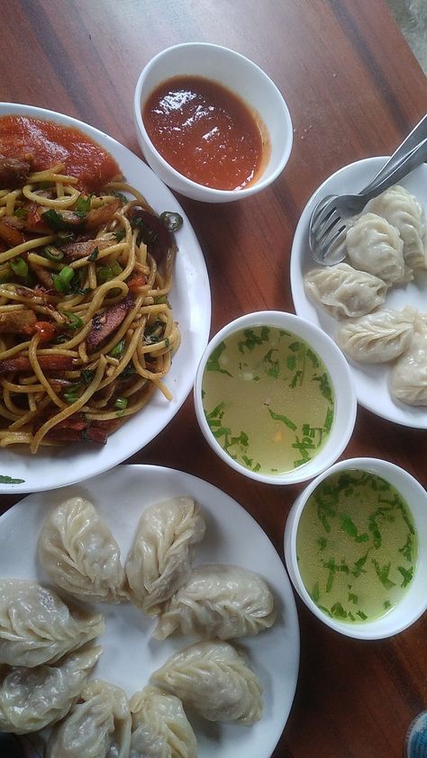 Local dish of Nepal #momo and #chowmein Chowmein Indian, Momos Aesthetic, Nepali Aesthetic, Nepal Aesthetic, Momo Food, Nepal Food, Momos Recipe, I Want Food, Veg Soup