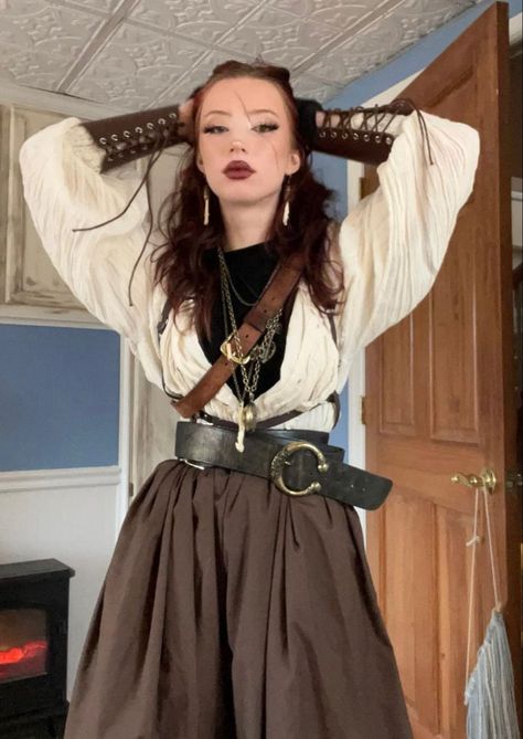 Layered Pirate Outfit, Renfest Pirate Woman, Cheap Ren Faire Costumes, Ren Faire Outfit Inspiration, Hot Ren Faire Outfits, Renisance Fair Skirt, Phoenix Hero Outfit, Cottagecore Pirate Aesthetic, Ren Faire Tavern Wench