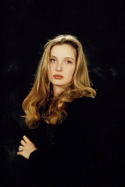 Julia Delpy, Julie Delpy, Asian Short Hair, French Women, Fair Skin, Waltz, Looks Vintage, Beauty Inspiration, Pretty Face