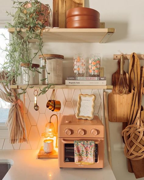 The vibes lately 🌷🎀🫶🏻 I’m so excited that February is almost over and we are one step closer to green grass and breezy trees. #entryway… | Instagram Colorful Eclectic Kitchen, Small Apartment Ideas Space Saving, Oven Air Fryer, Peach Paint, Boho Kitchen Decor, Plant Kitchen, Magnolia Table, Eclectic Kitchen, Kitchen Time