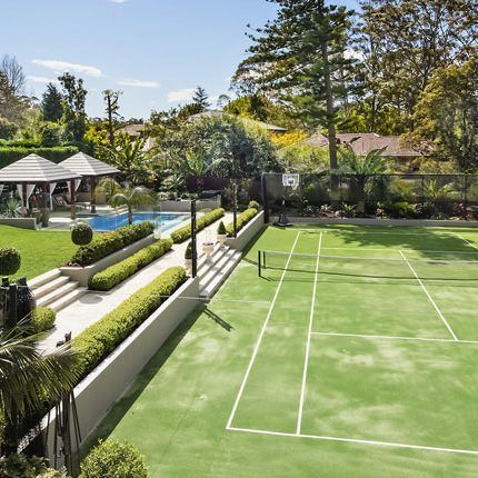 Tennis Court Garden, Garden Tennis Court, Backyard Pickleball Court Landscaping, Estate Backyard, Backyard Tennis Court, Dream House Backyard, Tennis Court Backyard, Tennis Court Design, Huge Backyard