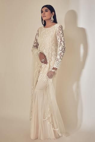 Short Kameez, White Gharara, Pakistani Gharara, White Sharara, Gharara Suit, Pearl Fabric, Anarkali Frock, Gharara Suits, Pakistani Kurta