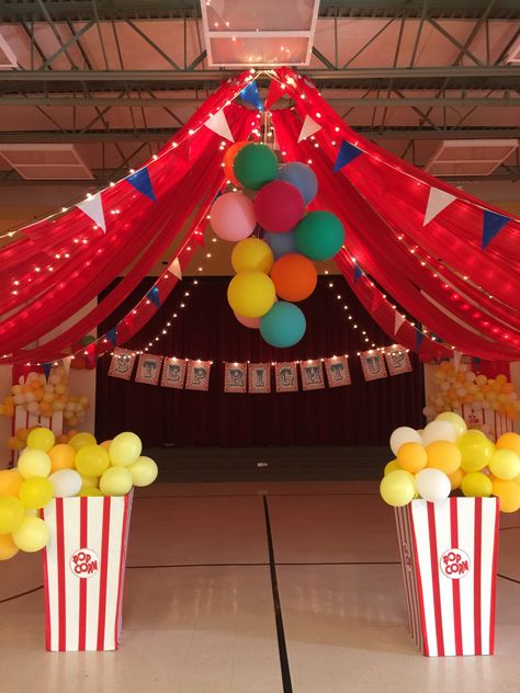 Circus Birthday Cupcakes, Diy Circus Cake, College Fair Table Display, Celebrate The Savior Vbs, Circus First Birthday Party Boy, Carnival Classroom Theme, Circus Theme Party Food, Fun House Ideas, Circus Decorations Diy