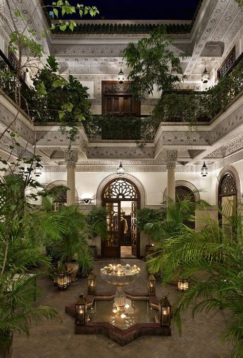 Hotel of the week: Villa de Orangers, Marrakech | London Evening Standard Reka Bentuk Landskap, Moroccan Courtyard, Riad Marrakech, Minimalistic Interior, تصميم داخلي فاخر, التصميم الخارجي للمنزل, Florida Hotels, Casa Patio, Casas Coloniales