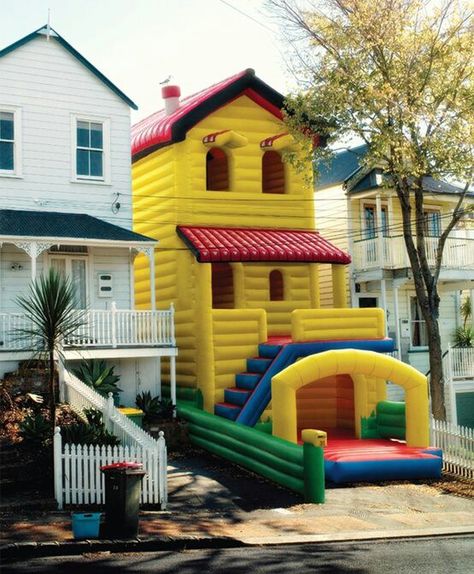 Strange house with a strange porch, but I like Inventions Ideas, Bouncy House, Real Estate Humor, Bouncy Castle, Up House, 웃긴 사진, Bounce House, My New Room, 인테리어 디자인