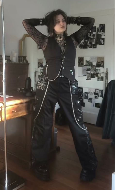 Y'alternative Aesthetic, Goth Nonbinary Outfits, Non Gender Outfits, Punk Outfits Nonbinary, Male Cool Outfits, Enby Goth Outfits, Outfit Inspo Alt Masc, Masc Metal Outfits, Gothic Nonbinary Fashion