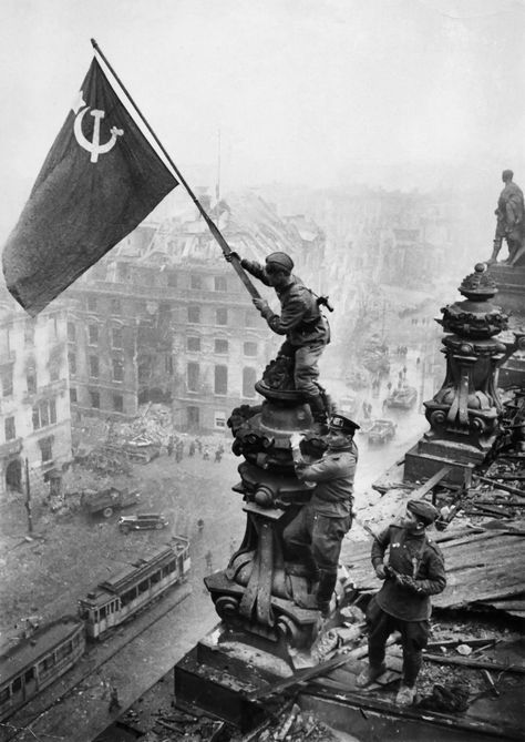 Berlin, Germany, Soviet Flag, Army Soldiers, Red Army, Berlin Germany, Flag, Red