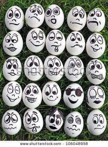 Funny Faces To Draw On Eggs: Stone Wrapping Tutorial, Cool Easter Eggs, Stone Pictures Pebble Art, Doll Face Paint, Glue Art, Easter Egg Art, Easter Egg Designs, Painted Rocks Craft, Painted Rocks Diy