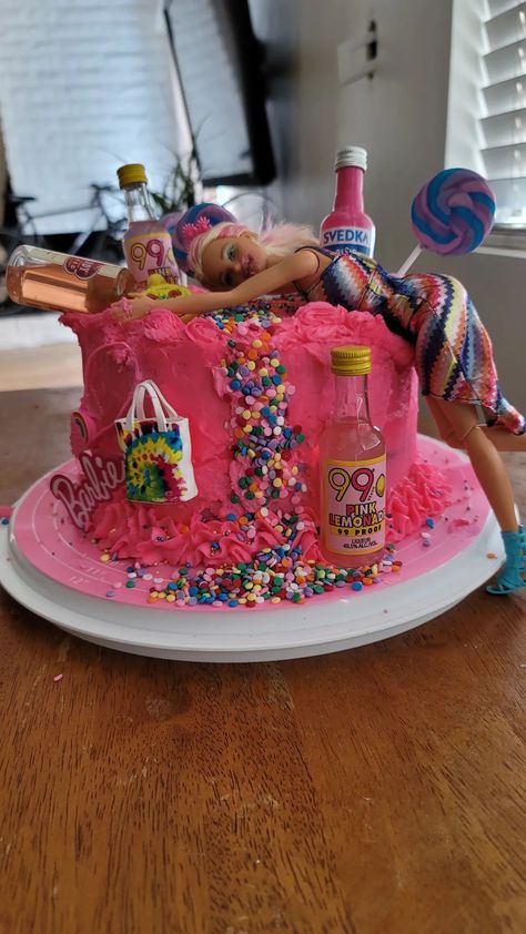 Drunk Barbie cake because even good girl can go bad. Barbie 21 Birthday Cake, Trashy Birthday Cake, Boozy Barbie Cake, Barbie Alcohol Cake, 50th Birthday Cake Ideas For Women Funny, Wasted Barbie Cake, Barbie Vomit Cake, Barbie 18th Birthday Cake, Funny Barbie Cake