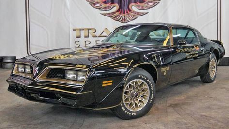 ‘The Original First Born Bandit’ Trans Am lives in Miami, FL | Miami Herald Bert Reynolds, Bandit Trans Am, Famous Vehicles, Jeep Wheels, American Tv Show, The Bandit, Tv Cars, Movie Cars, Smokey And The Bandit