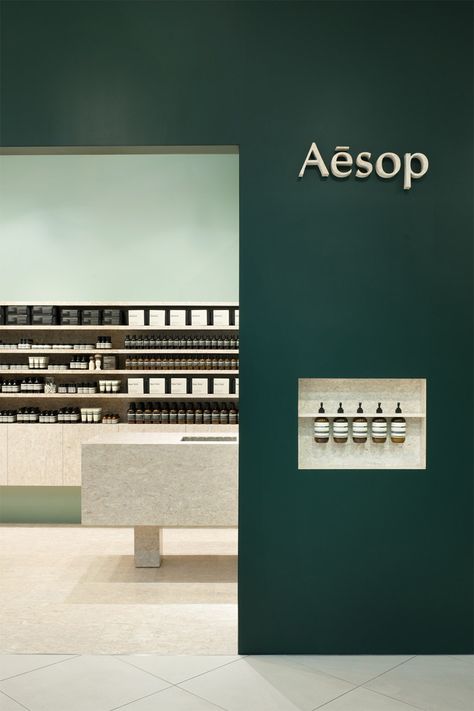 Aēsop Yokohama Aesop Store, Retail Store Design, Retail Interior, Store Interior, Commercial Interior Design, Inspiration Design, Shop Interiors, Retail Space, Display Design