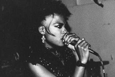 Punk Rock Black Woman, Black Punk Women, Punk Black Women, Alternative Black Women, Alt Black Woman, Tina Bell, Elegant Black Woman, Black Punk Rock, Afro Goth