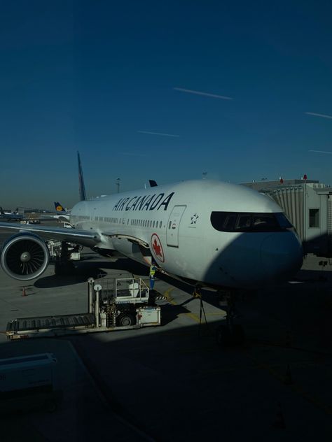 Frankfurt, Air Canada Aesthetic, Air Canada Plane, Canada Airport, Montreal Airport, Travel Plane, International Flight, Apple Headphone, Flight Travel