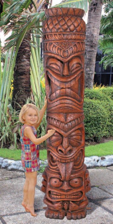 Design Toscano's Giant Tiki Totem Statue                                                                                                                                                                                 More Tiki Poles Totems, Hawaiian Tiki Art, Tiki Pole, Tiki Ideas, Totem Tiki, Tiki Hawaii, Tiki Faces, Totem Design, Tiki Head