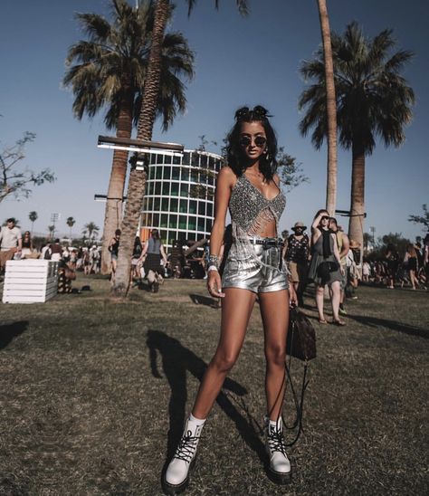 Ultra Outfits Miami, Miami Ultra Music Festival Outfit, Ultra Miami Outfits, Electro Festival Outfit, Ultra Music Festival Outfits, Summer Festival Outfits, Tomorrowland Outfit, Bad Bunny Concert Outfit, Edm Concert Outfit