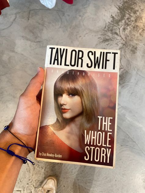 Biography Books, Books With Taylor Swift References, Book Taylor Swift, Taylor Swift Books, Taylor Swift Biography, Taylor Swift Book, Dream Gift, Cute Notebooks, Aesthetic Stuff