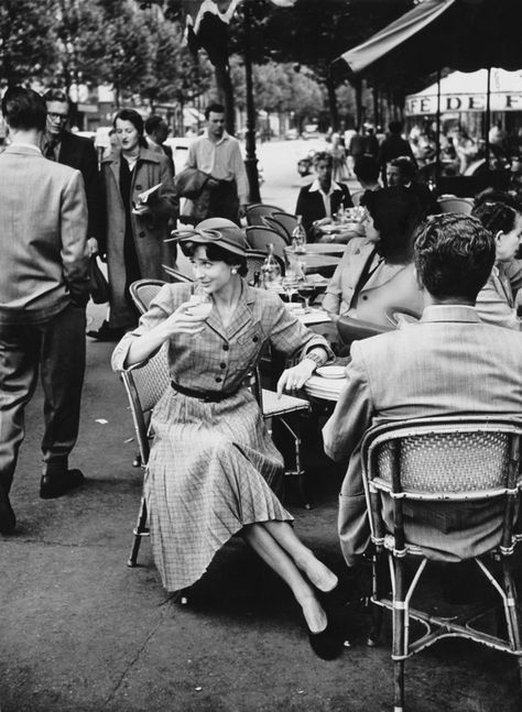 Celebrate Bastille Day by Drinking Like a French Girl  - MarieClaire.com Paris 1950s, 1950s Photos, Cafe Society, Old Paris, Paris Vintage, Paris Cafe, Paris Photo, Foto Vintage, Vintage Paris