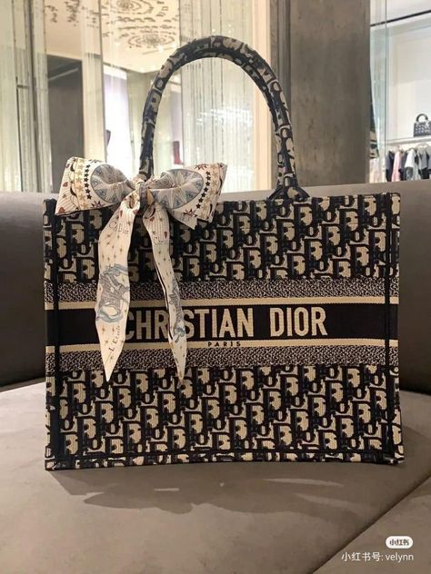 Christian Dior Bag, Cristian Dior, Dior Book, My Style Bags, Expensive Bag, Sacs Design, Christian Dior Bags, Luxury Bags Collection, Dior Book Tote