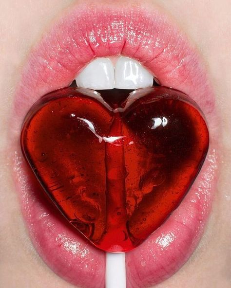 Lip Background, Lips Cartoon, Lollipop Lips, Lips Painting, Lip Logo, Lip Art Makeup, Lip Drawing, Desen Realist, Lip Tutorial