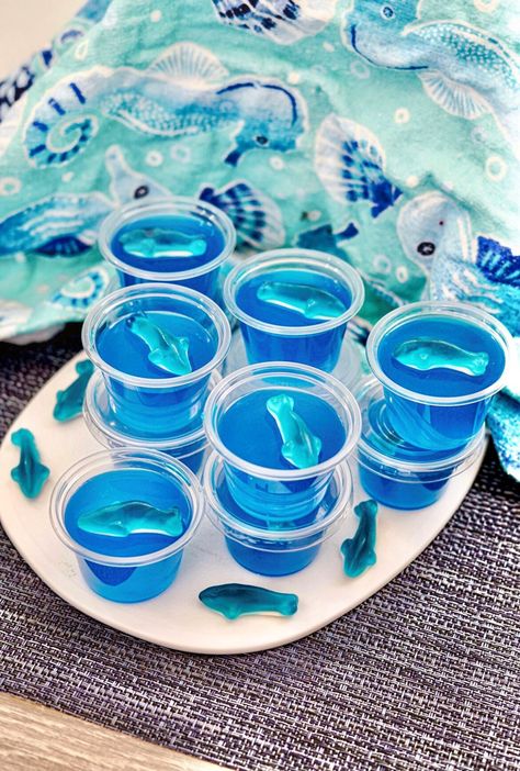 Shark Birthday Cake Diy, Ocean Themed Food, Shark Party Foods, Blue Party Foods, Blue Party Themes, Ocean Themed Birthday, Shark Birthday Cake, Blue Snacks, Shark Week Party