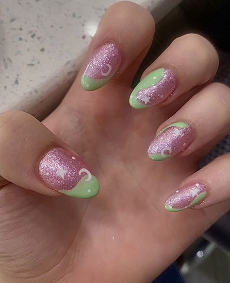 Green Pink Nails Acrylic, Light Pink And Light Green Nails, Green And Pink Short Nails, Pink And Green Glitter Nails, Pink N Green Nails, Txt Nails Temptation, Temptation Txt Nails, Pink And Green Fairy Nails, Pink And Green Nails Simple