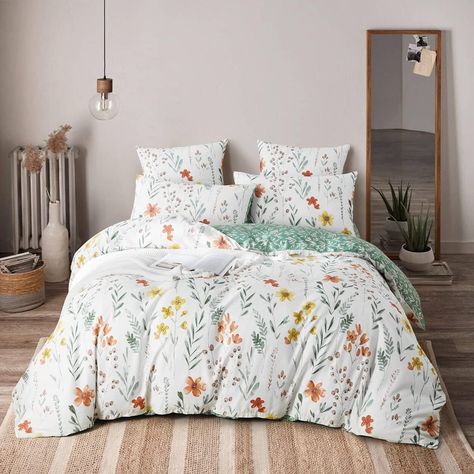 This flower-pattern bedding is a perfect set for any season and for anyone with a love of flowers. It is also reversible with an underside of a leafy pattern on a dark green background. Click the link for more details. #ad #bedding #cottagecore #summer #flower #autumn #bed #sleep #floral Floral Bedding Sets, Full Bedding Sets, Twin Bed Sets, Floral Bedding, Cotton Bedding Sets, Bed Sets, Comforter Cover, Cotton Duvet Cover, Cotton Duvet