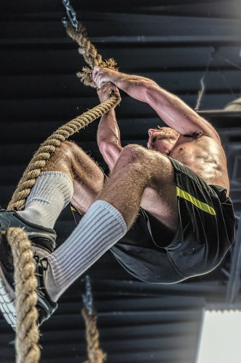Gym Action Shots, Weightlifting Photoshoot, Weightlifting Photography, Fotografia Crossfit, Crossfit Aesthetic, Crossfit Images, Galactik Football, Male Fitness Photography, Gym Rope