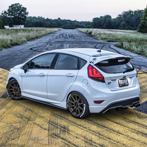 Ford Fiesta St Modified, Ford Fiesta St Mk7, Ford Fiesta Modified, Rally Car Design, Accent Hatchback, Ford St, Ford Focus Hatchback, Hot Hatchback, Bmw Touring