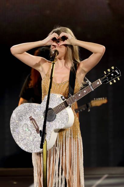Taylor Swift Fotos, Miss Americana, Taylor Swift Cute, Taylor Swift Web, Estilo Taylor Swift, Taylor Swift Fearless, Swift Photo, Taylor Swift Concert, Taylor Swift Wallpaper