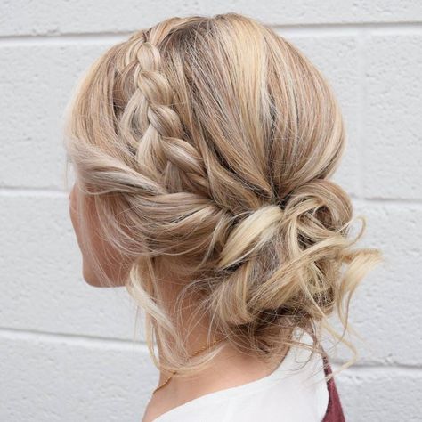 Just like for all brides, when the big day is approaching,many decisions have to be made. Wedding hair is a major part of what gives you good looks. These incredible romantic wedding updo hairstyles are seriously stunning. If you you want to add glamour to your wedding hairstyle, then check out these beautiful updos! #Hairstyles Wedding Up Do, Beautiful Updos, Low Bun Hairstyles, Balayage Blonde, Fishtail Braid, Updo Hairstyles, Braided Hairstyles For Wedding, Wedding Hairstyle, Wedding Hairstyles Updo