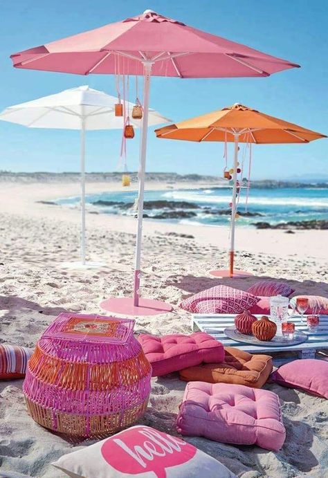 Beach set up! Pink Summer, Harbour Island, 카페 인테리어 디자인, Pink Beach, Beach Bars, Summer Vibe, Beach Picnic, Beach Aesthetic, Beach Bum