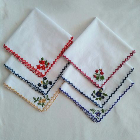 Cotton embroider hanky Couture, Embroidery Designs For Hankies, Handcarchif Design, Handchief Design, Embroidery Hanky Design, Kerchief Embroidery Designs, Hanky Embroidery Design, Embroidery On Handkerchief, Hanky Design