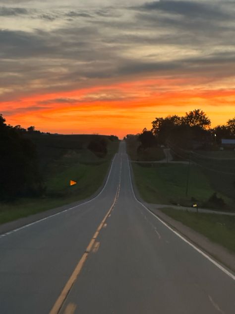 Nature, City Country Aesthetic, Widgets Country, Iowa Aesthetic, Midwest Core, Highway Sunset, Midwest Aesthetic, Texas Aesthetic, 80s Country