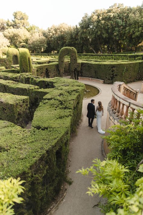 Parc Del Laberint D'horta, Secret Garden Engagement Photos, Wedding Garden Photoshoot, Old Money Proposal, Garden Wedding Photoshoot Ideas, Spain Proposal, Garden Engagement Shoot, Garden Couple, Engagement Proposal Photos