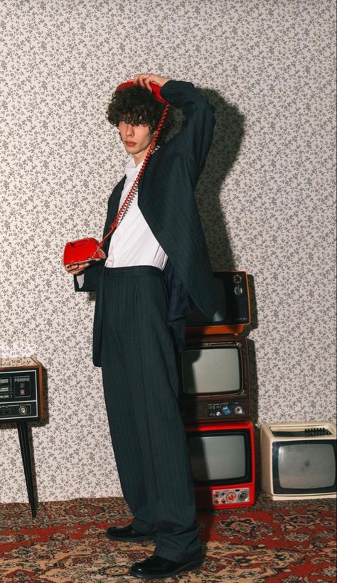 80s Vibe Photoshoot, 80s Photography Aesthetic, 80s Fashion Photography, 80s Formal Fashion Men, 90s Vibe Photoshoot, 80s Aesthetic Fashion Men, Old Telephone Photoshoot, Guy Photoshoot Aesthetic, 80s Poses