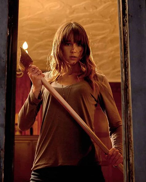 Female Horror Movie Characters, Female Horror Characters, Sharni Vinson, Terror Movies, Final Girl, Street At Night, Your Next Movie, You're Next, Female Villains