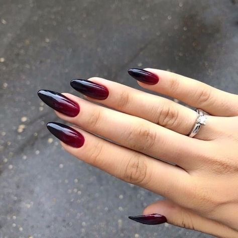 Ongles Goth, Black To Red Ombre, Black Ombre Nails, Red Ombre Nails, Unghie Sfumate, Witchy Nails, Gothic Nails, Goth Nails, Edgy Nails